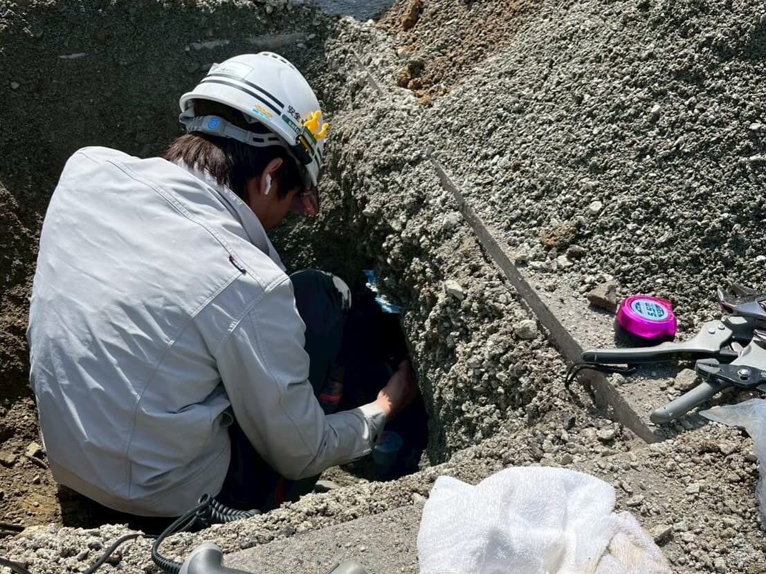 0E960B04-A3DB-40AC-AE77-A2244526B3A9